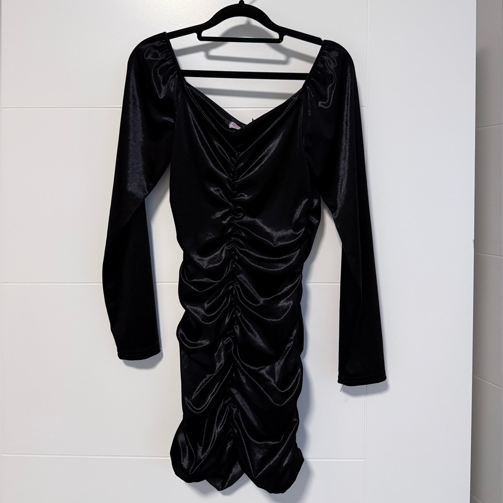 Elegant Black Ruched Dress